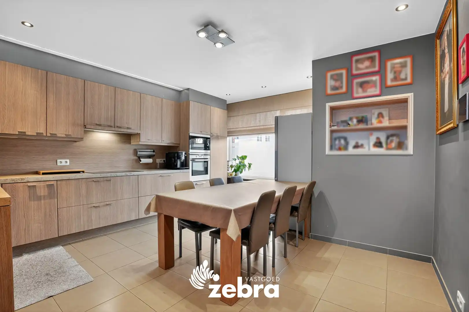 Ruime, instapklare woning met 5 slaapkamers en dubbele garage te Koolskamp! foto 17