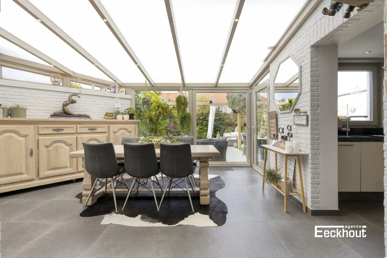 Instapklare woning met handelsruimte en met zonnige tuin! foto 6