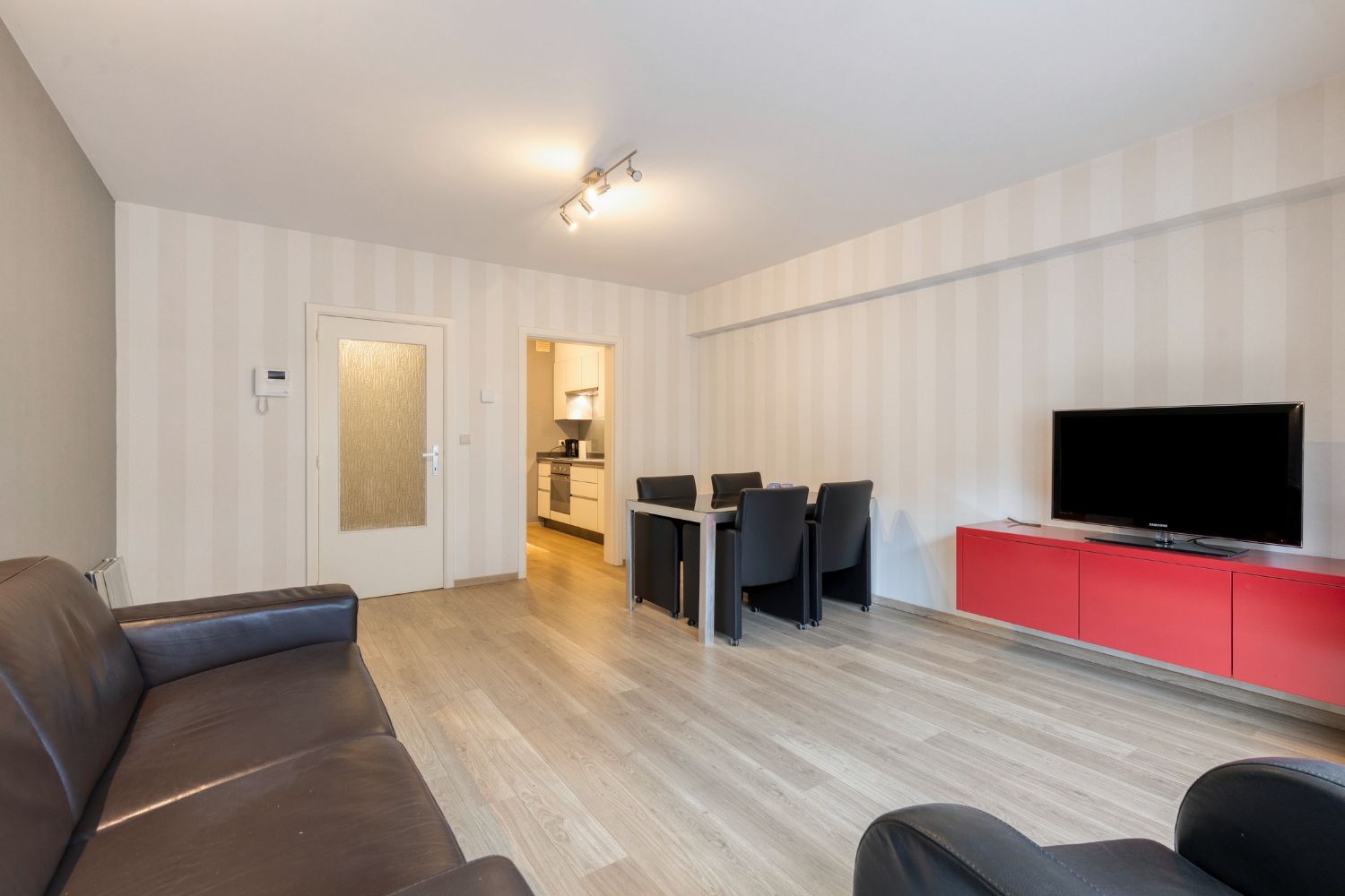 Zeer goed gelegen, energiezuinig appartement met 1 slaapkamer foto 3