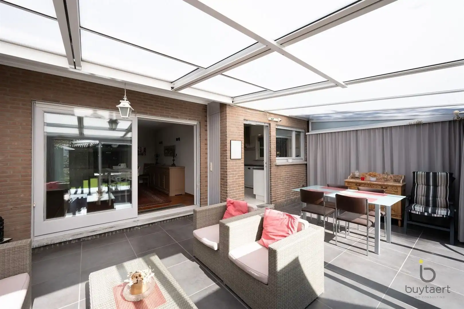 Aangenaam GELIJKVLOERS landhuis in een fijne en groene omgeving! foto 17