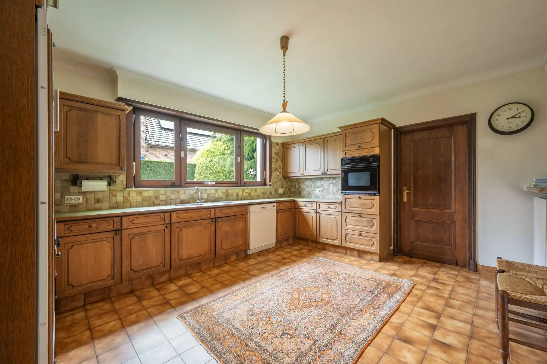 Exclusieve villa in een gegeerde residentiële wijk foto 16