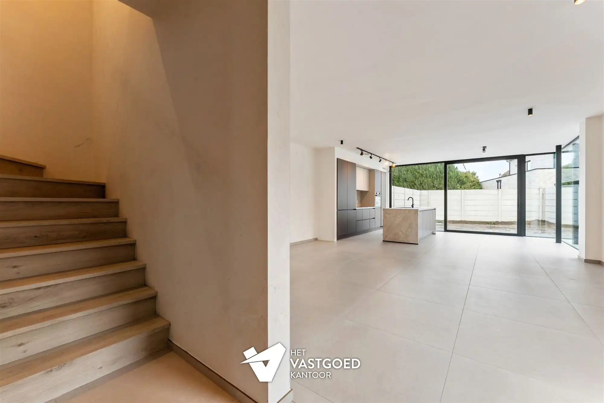 VOLLEDIG AFGEWERKTE NIEUWBOUWWONING OP CENTRALE LIGGING TE BERINGEN foto 5