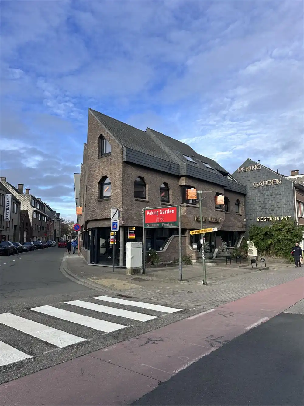 RUIM COMMERCIEEL PAND 450 M2 MET PARKING OP TOPLOCATIE foto 2