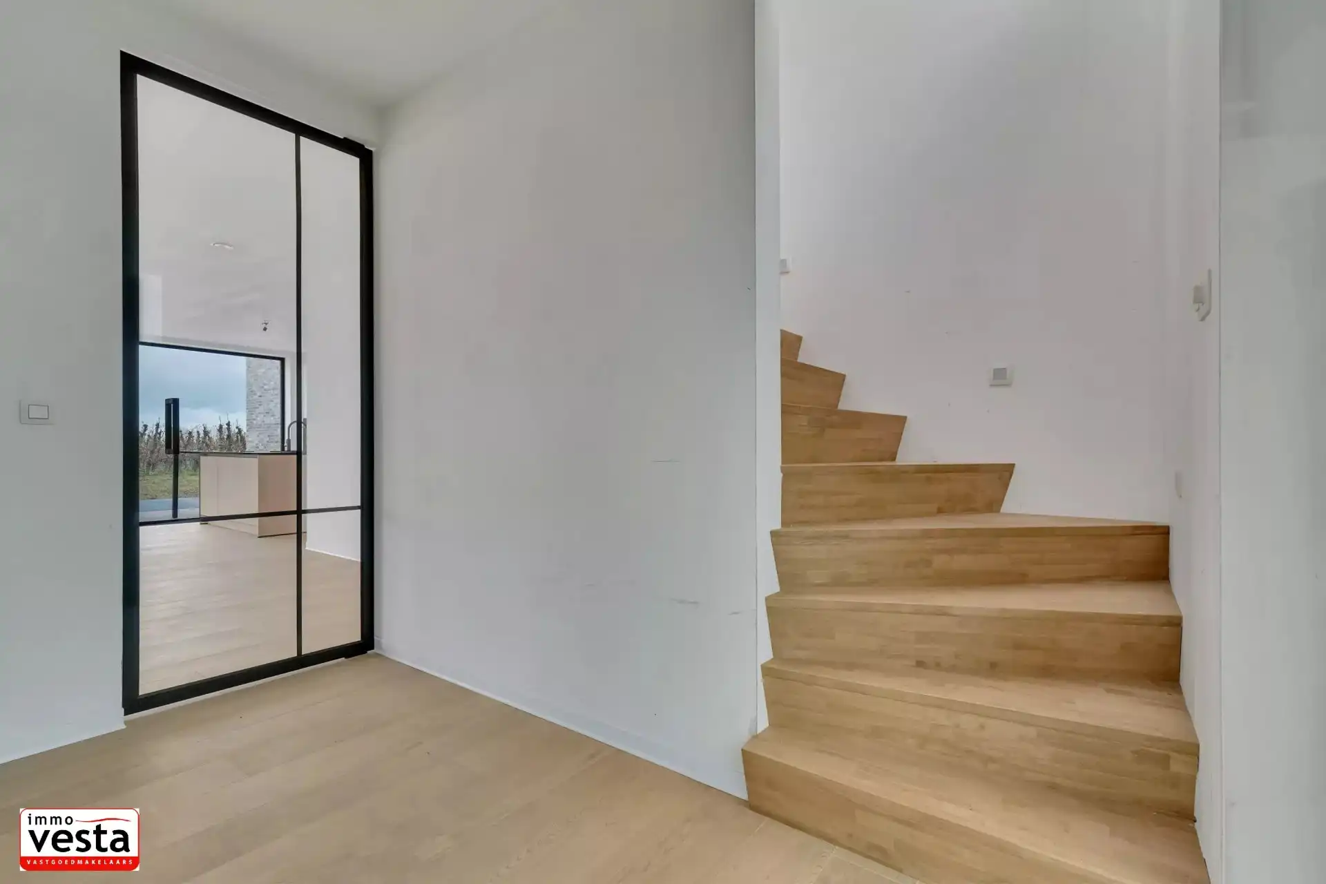 ruime nieuwbouwwoning in de landelijke stadrand foto 10