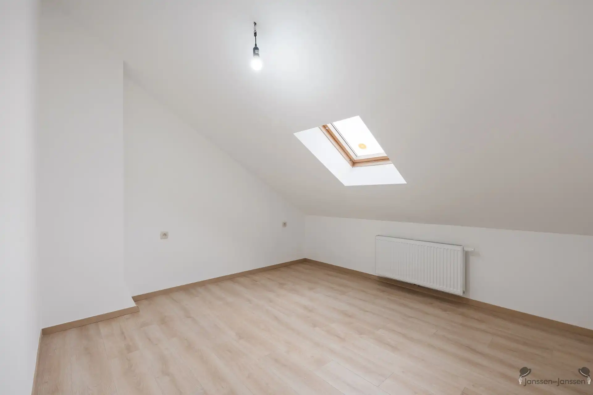 gerenoveerde woning met tuin foto 18