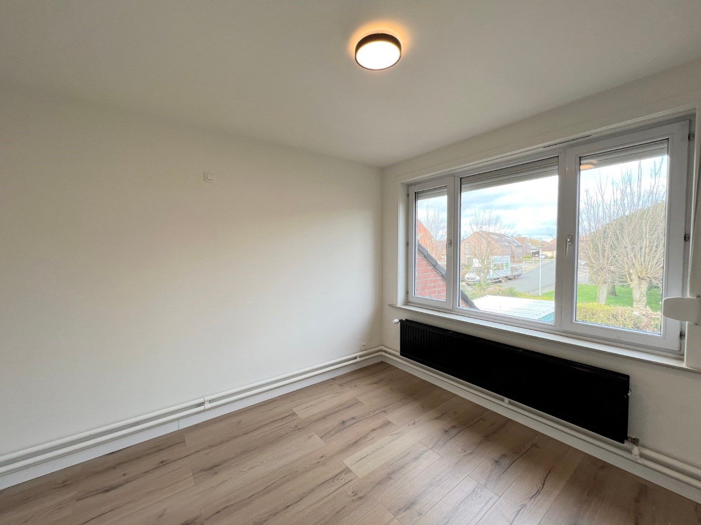 WONING MET 3 SLAAPKAMERS, GARAGE EN TUIN IN LANGEMARK foto 11