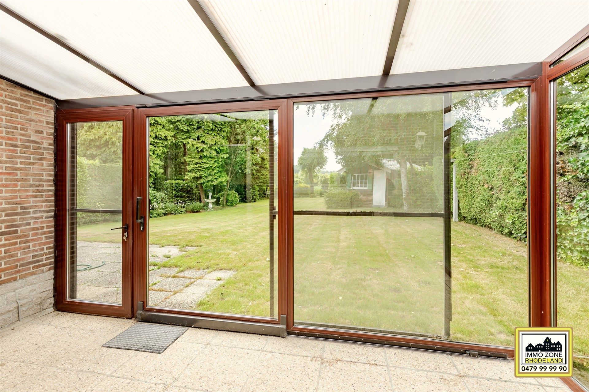 Riante bungalow met 4 slpks, dubbele garage en zonnige tuin foto 16