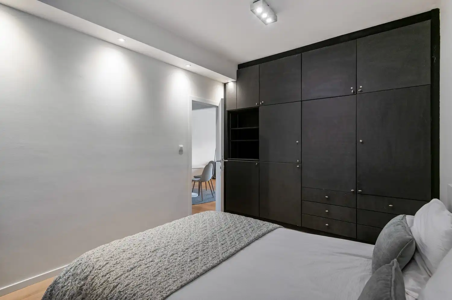 Instapklaar 2-slaapkamerappartement op centrale en rustige ligging foto 17