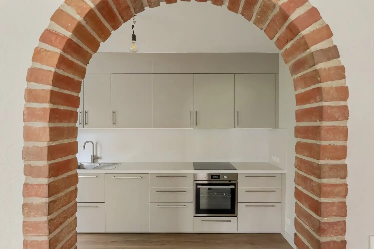TE HUUR – Goed onderhouden appartement met 3 slaapkamers, terras en prachtig uitzicht. foto 12