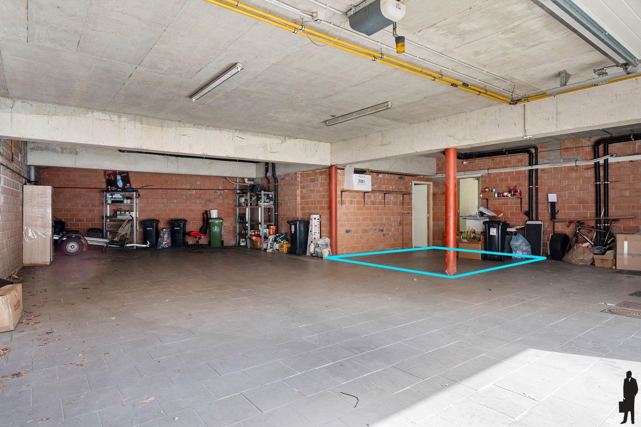 Centraal gelegen winkelpand  een strategische locatie! foto 15