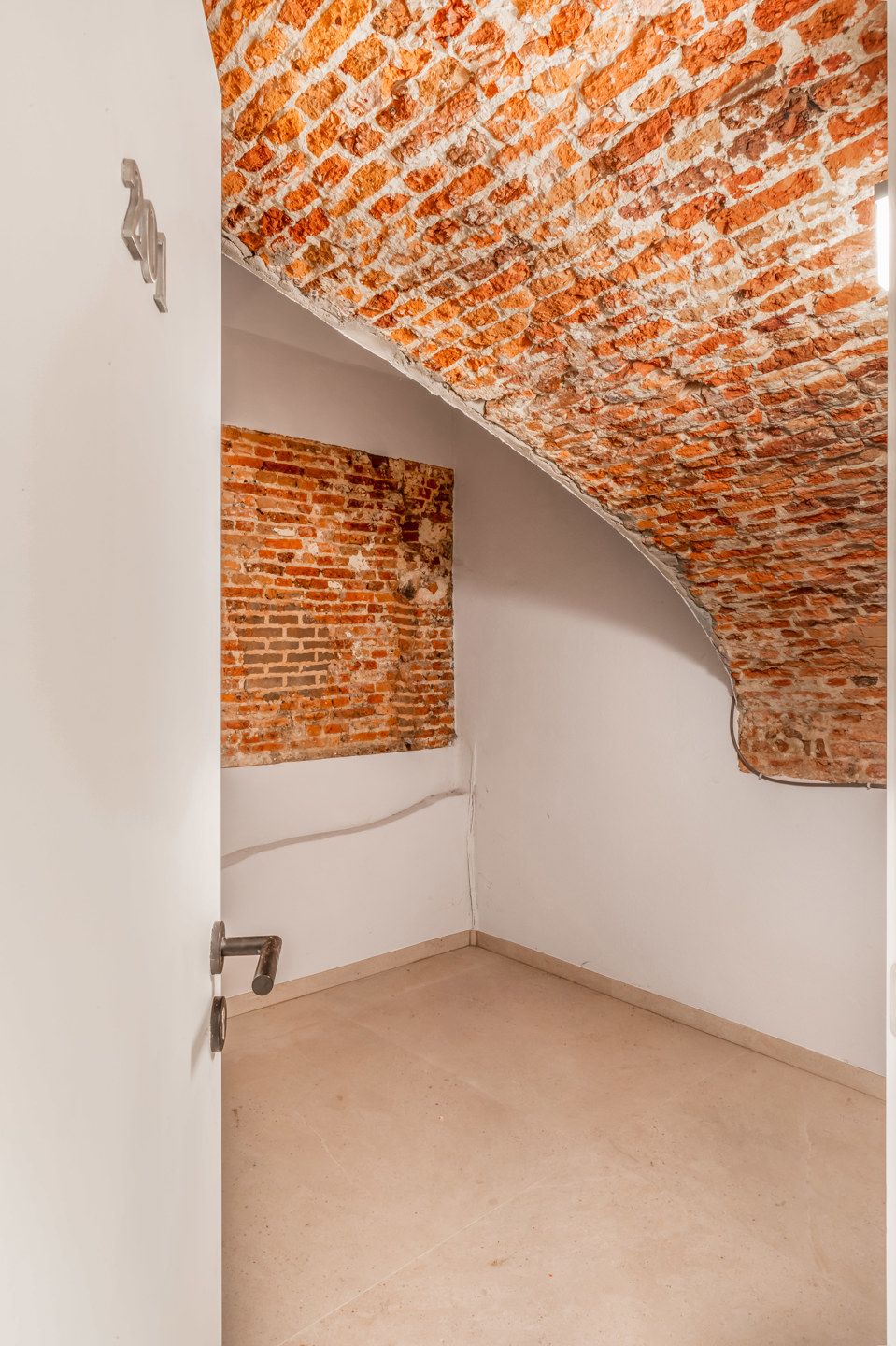 Penthouse met zeer ruim terras( 30m²), privé lift en spa foto 44
