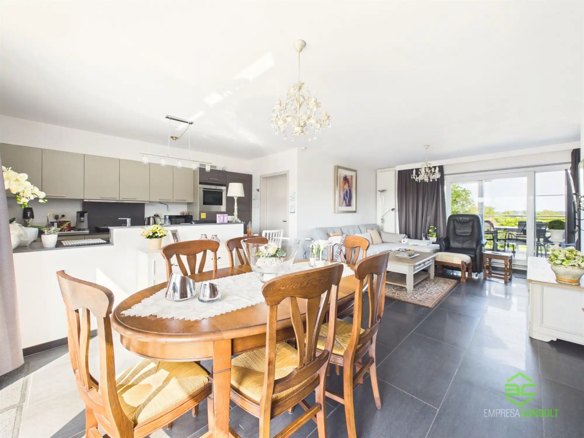 Ruim penthouse in het centrum met 2slpk en autostaanplaats! foto 3