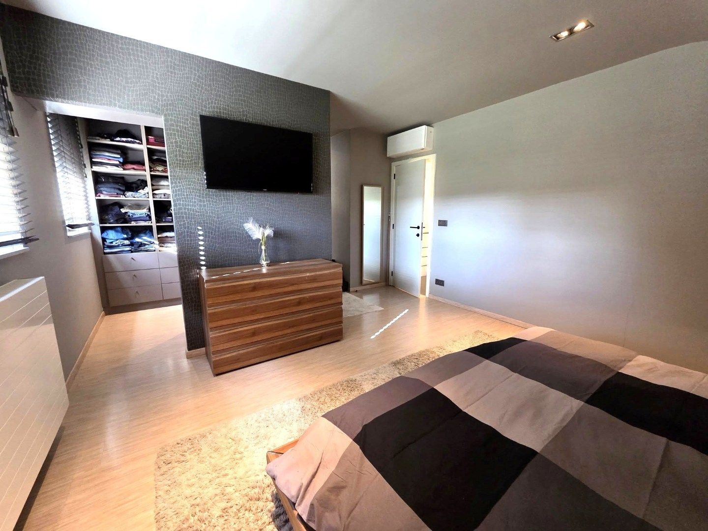 Schitterende villa op 17are 30ca, gelegen op bijna het einde van deze schitterende woonwijk. foto 18