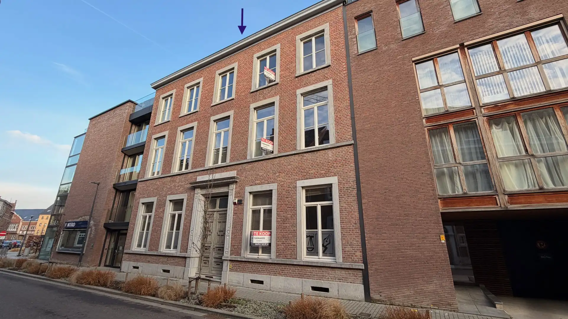 Uniek dakappartement met zichtbare dakstructuur. foto {{pictureIndex}}