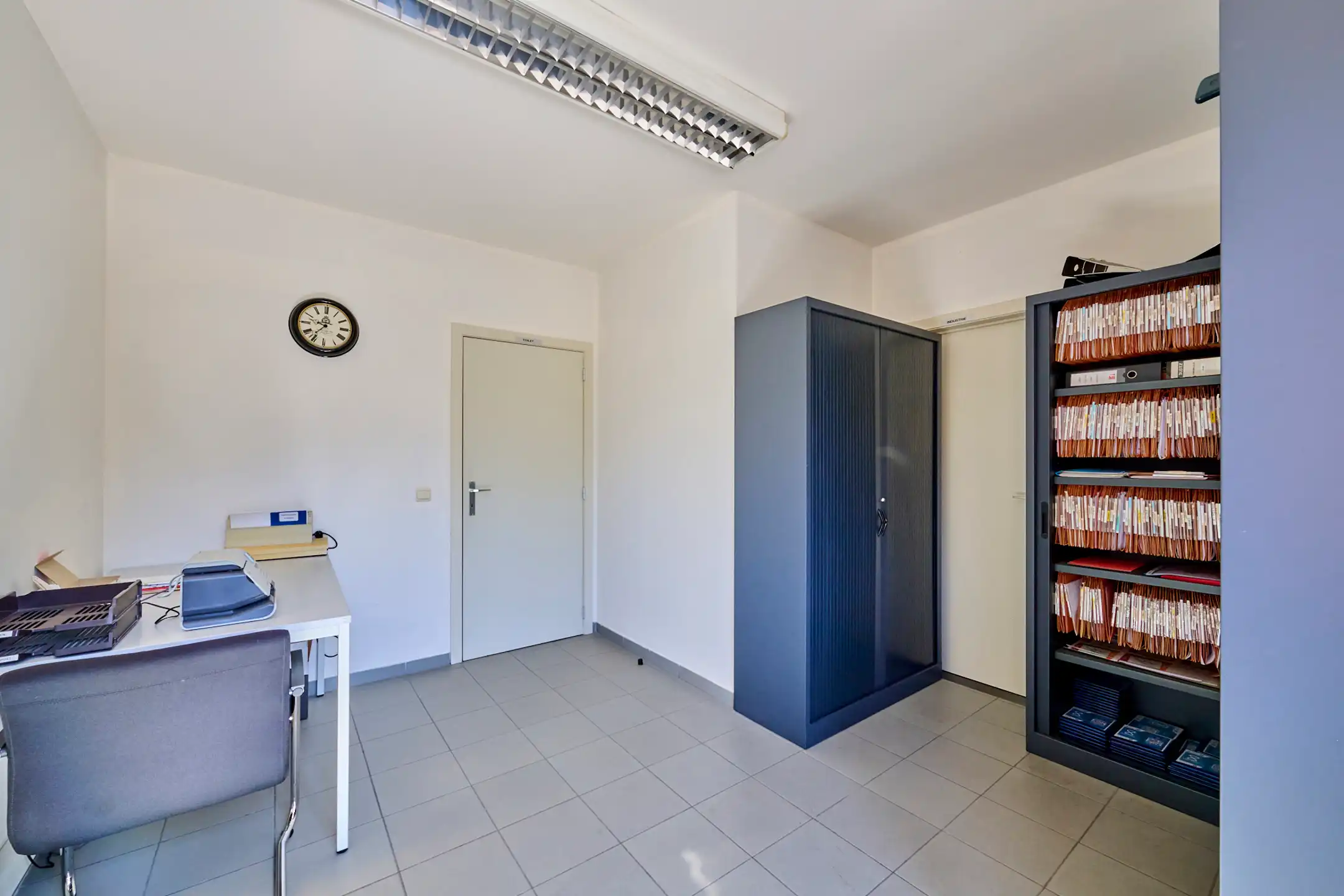 TE KOOP: BEDRIJFSGEBOUW OP PERCEEL VAN 8.000M² IN ZONHOVEN foto 6