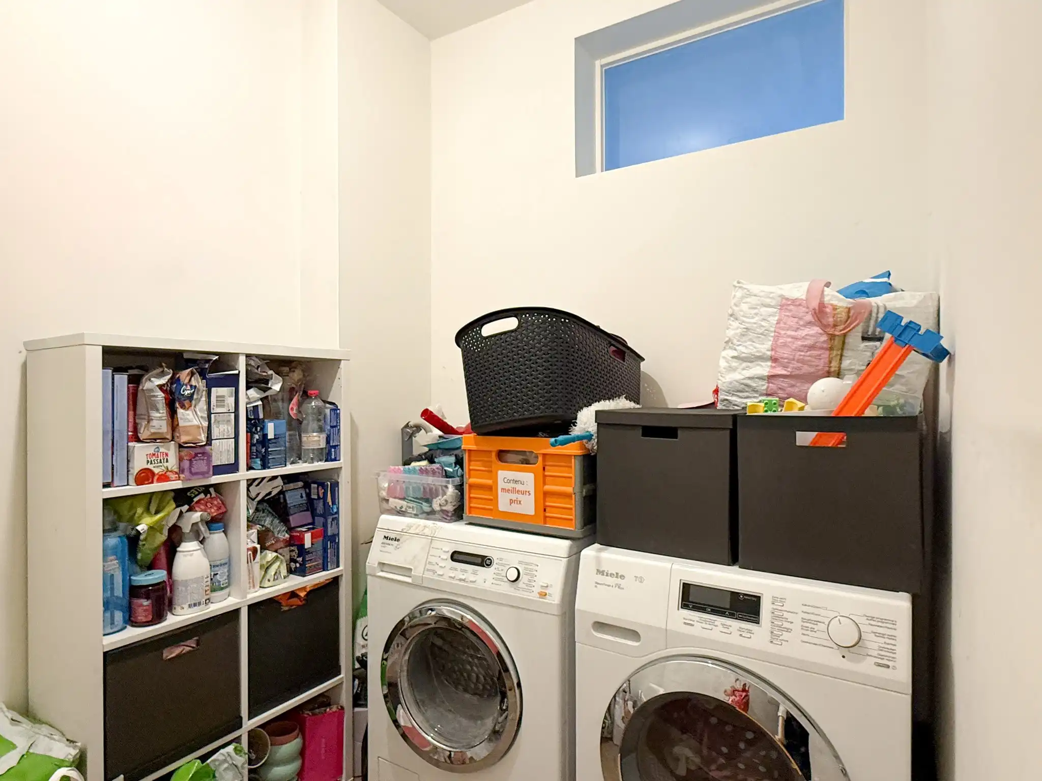 Centraal gelegen appartement met twee slaapkamers, terras en autostaanplaats foto 9