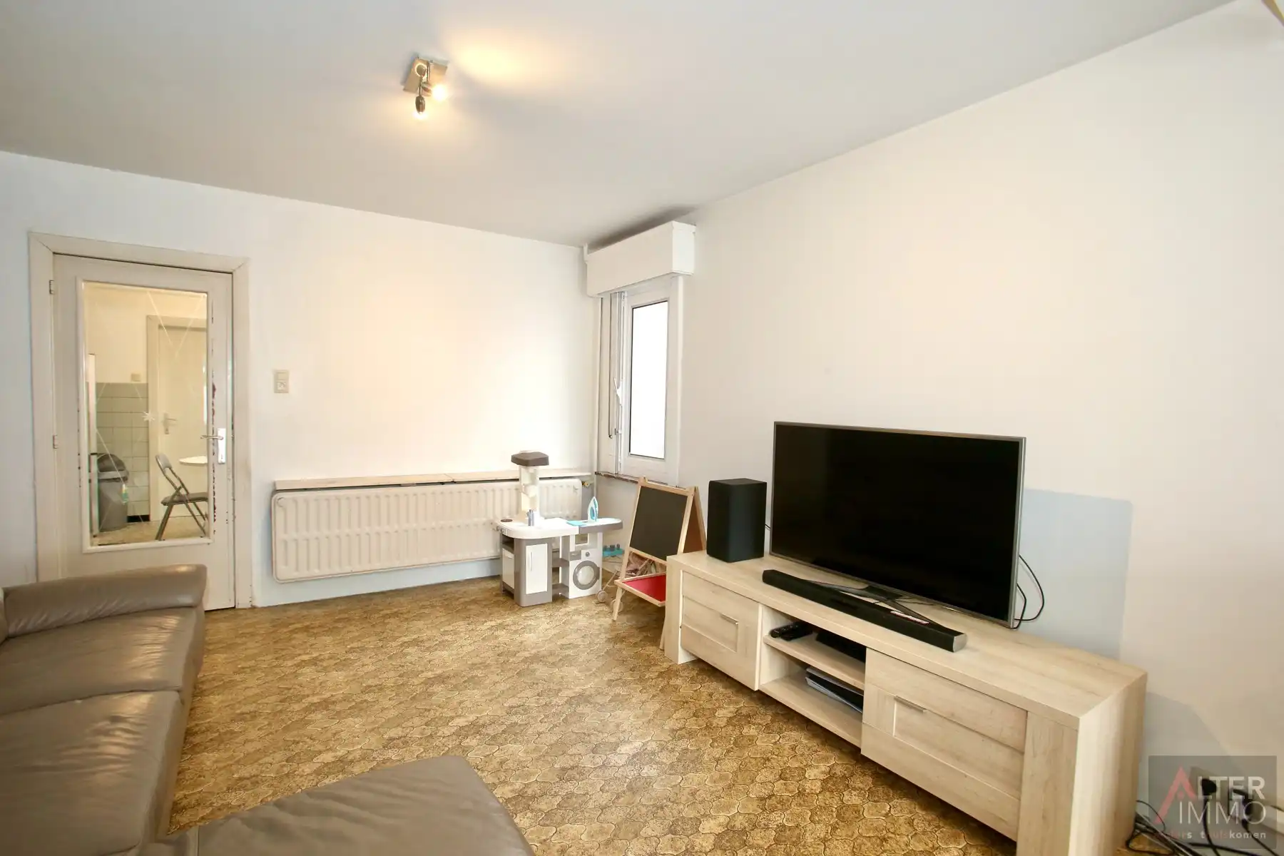 Gunstig gelegen, vrijstaande eengezinswoning met 2 slaapkamers op een perceel van 4a 03ca vlakbij het centrum van Beerse! foto 6