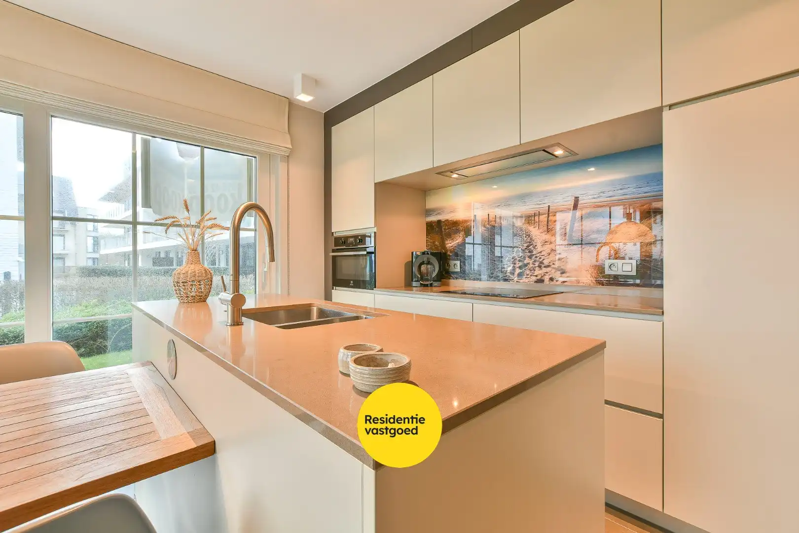 Gelijkvloers 2-slaapkamerappartement met tuin op toplocatie vlakbij de zee!  foto 9