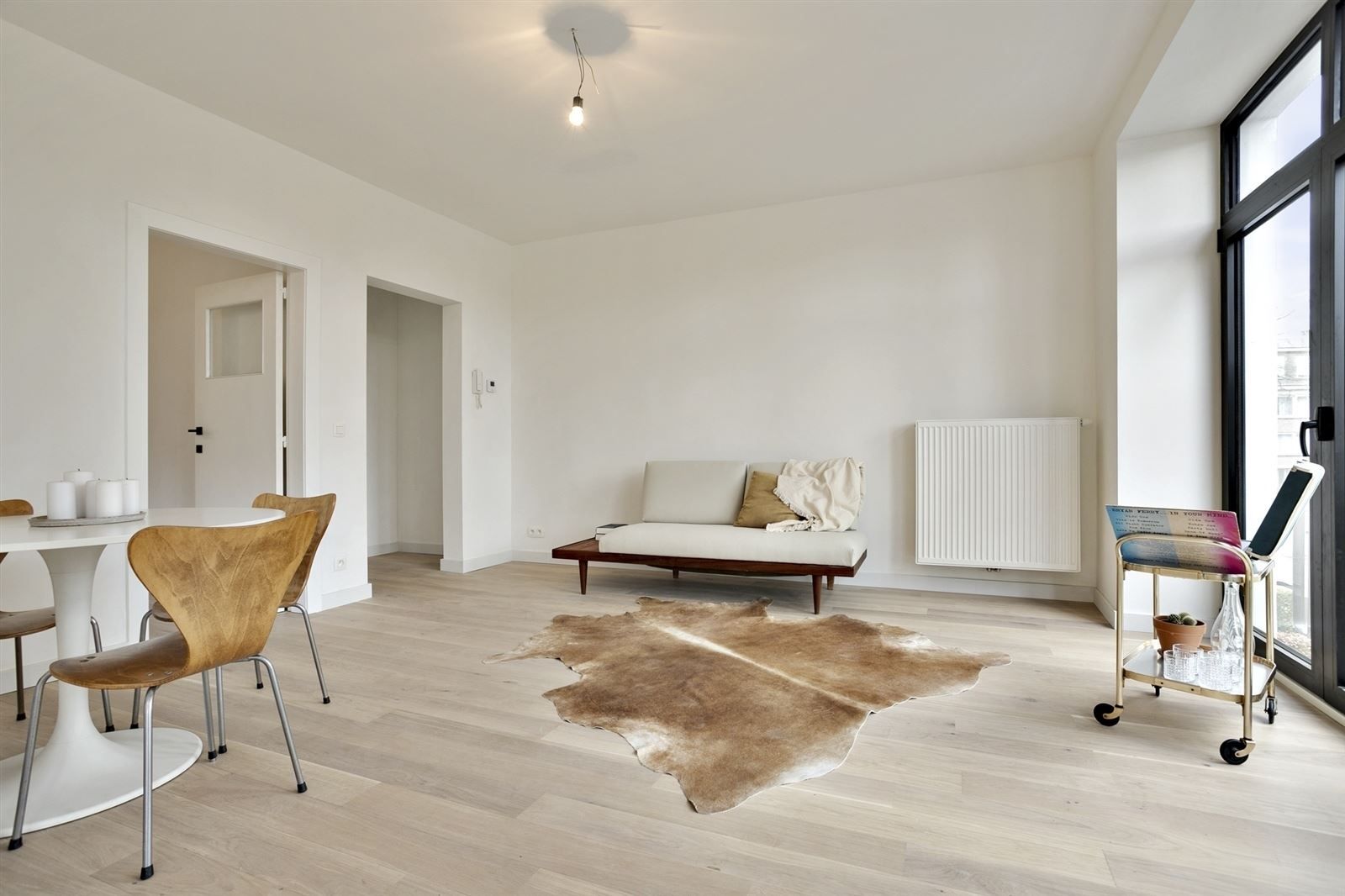Stijlvol gerenoveerd 1 SLPK appartement op heerlijke ligging te Mortsel. foto 6