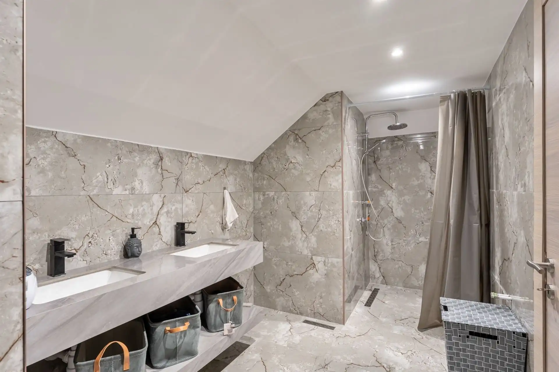 Vrijstaande eengezinswoning te Zelem. foto 8