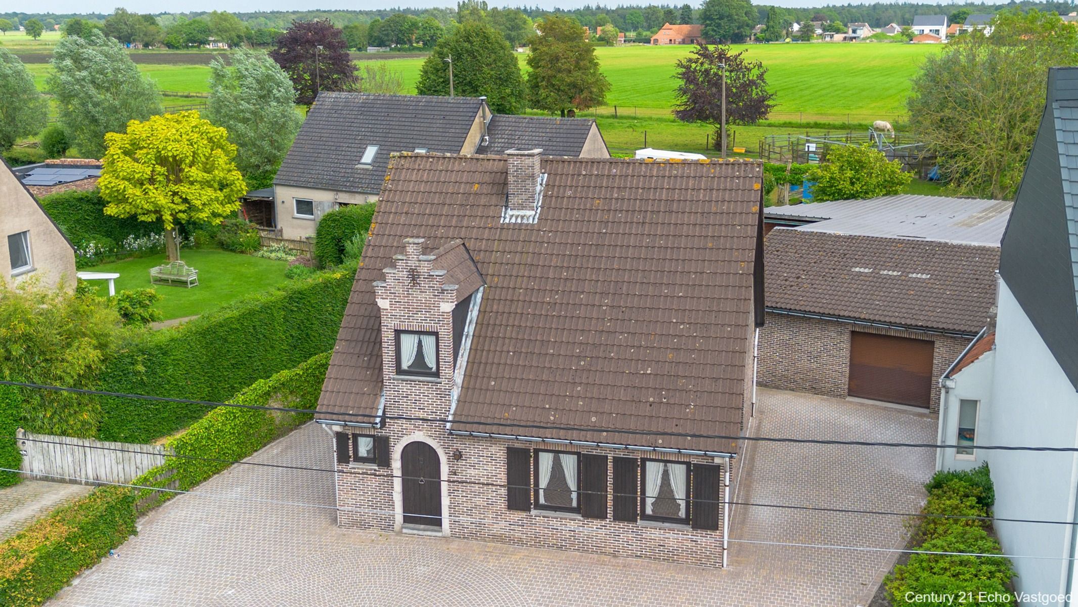 Karakterwoning met hal, garages, parking, tuin op ca 898m² foto 25