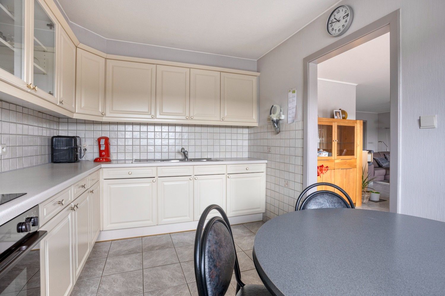 Ruim appartement met 3 slaapkamers en 3 terrassen op de bovenste verdieping in hartje Rekem ! foto 7