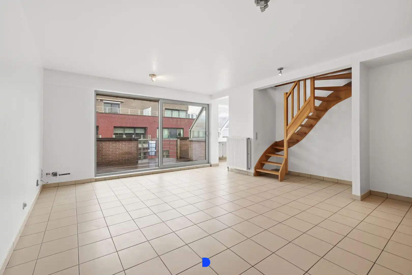 Ruim appartement in het centrum van Roeselare foto {{pictureIndex}}