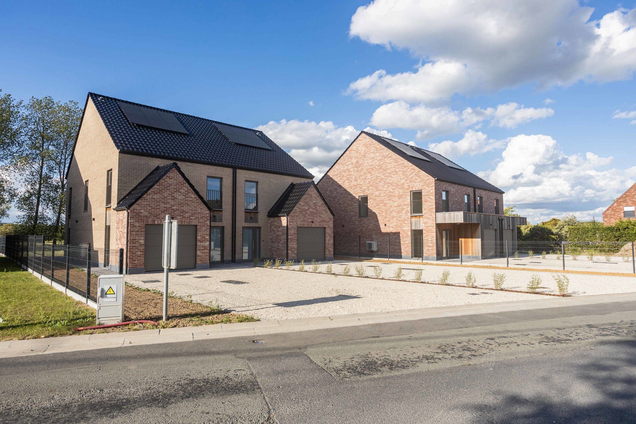 Prachtige nieuwbouwwoning omringd door groen en natuur. foto 2