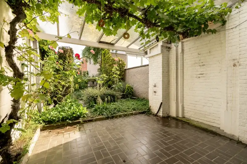 Zeer ruime, te renoveren woning met mogelijkse uitweg. foto 21