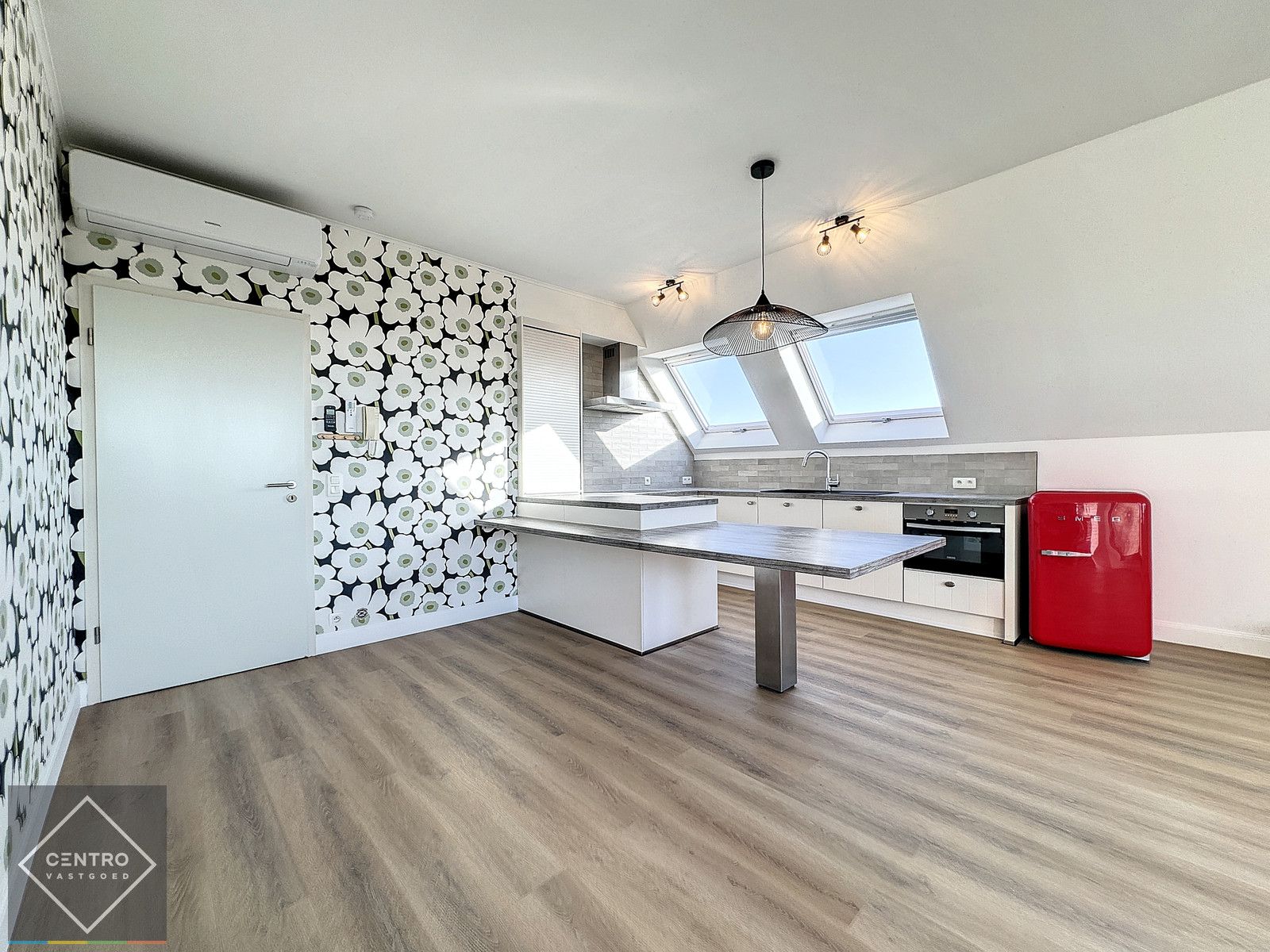 LEUK dakappartement met 2 slpks en garage met FANTASTISCH UITZICHT! foto 7