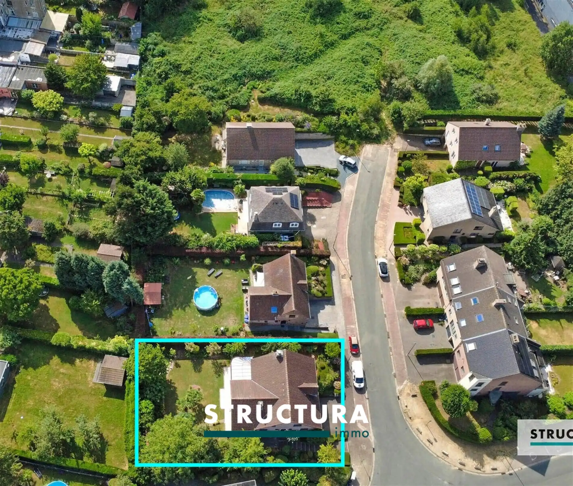 Karaktervolle en ruime villa met 4 slaapkamers en twee badkamers met sterke bouwkwaliteit op een uitstekende locatie foto 4