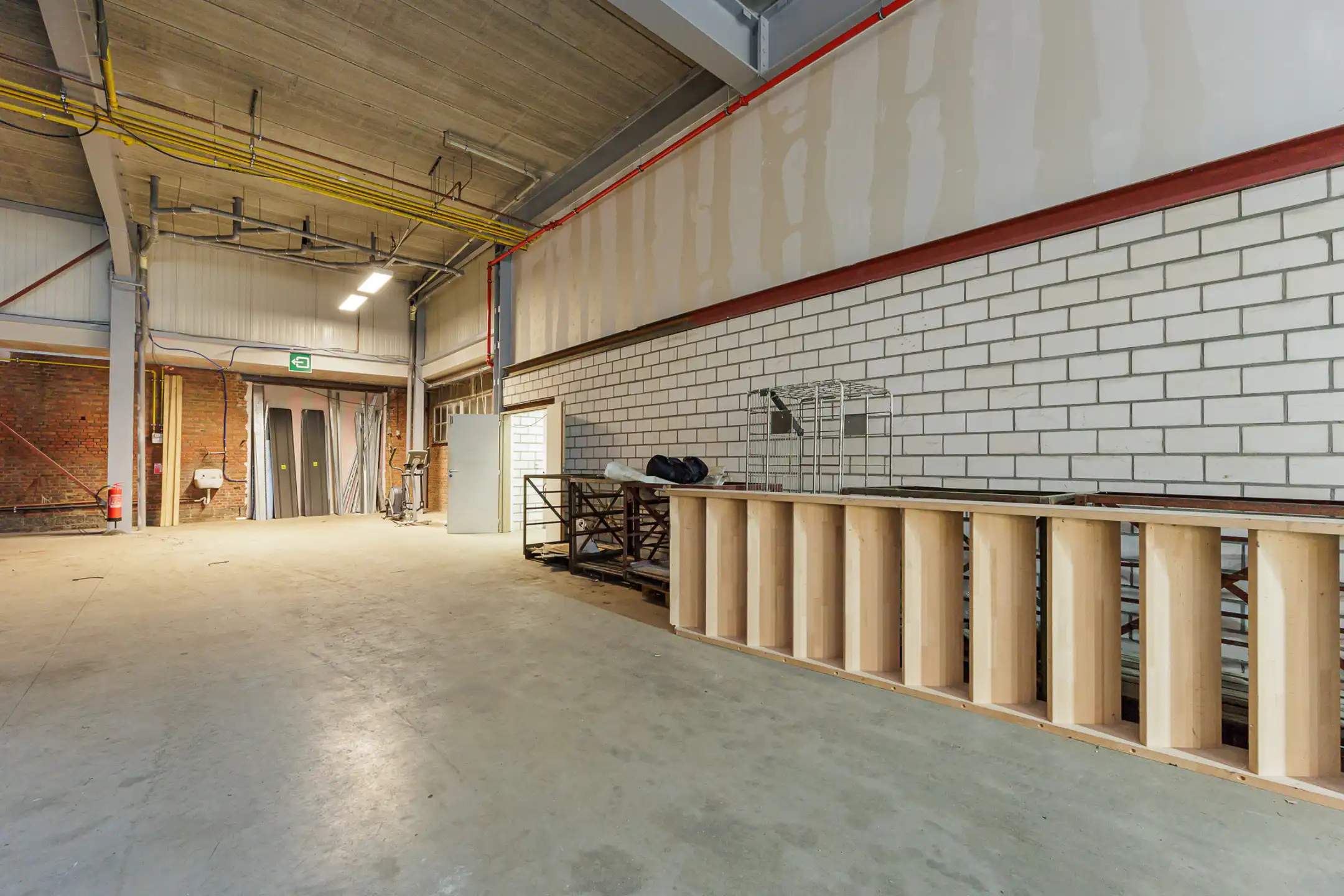 Magazijn en kantoorruimte te huur in Wommelgem foto 5