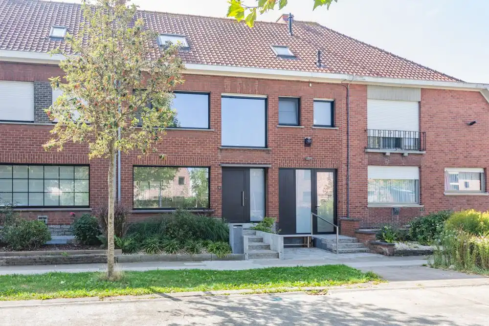 Vernieuwde woning met praktijk in de Arendswijk foto 30