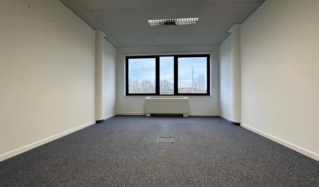 Kantoorruimte te huur in Clinton Park in Roeselare foto 9