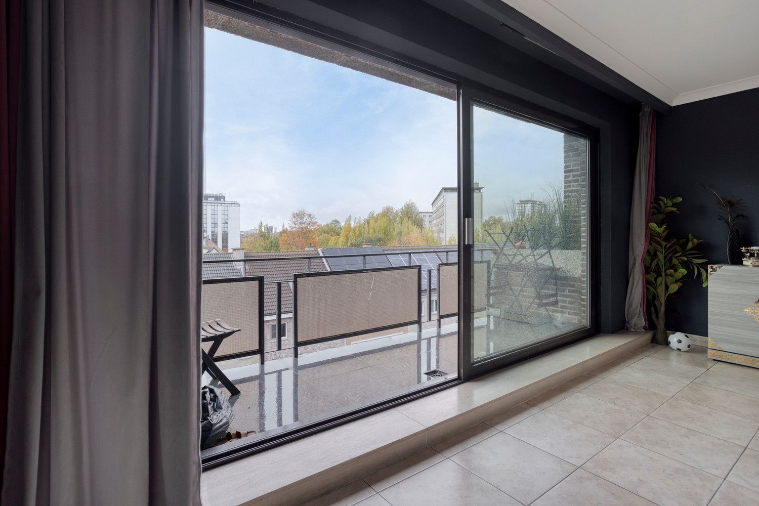 Zeer ruim 3-slk APP. met 2 terrassen en garagebox met extra parking! foto 23