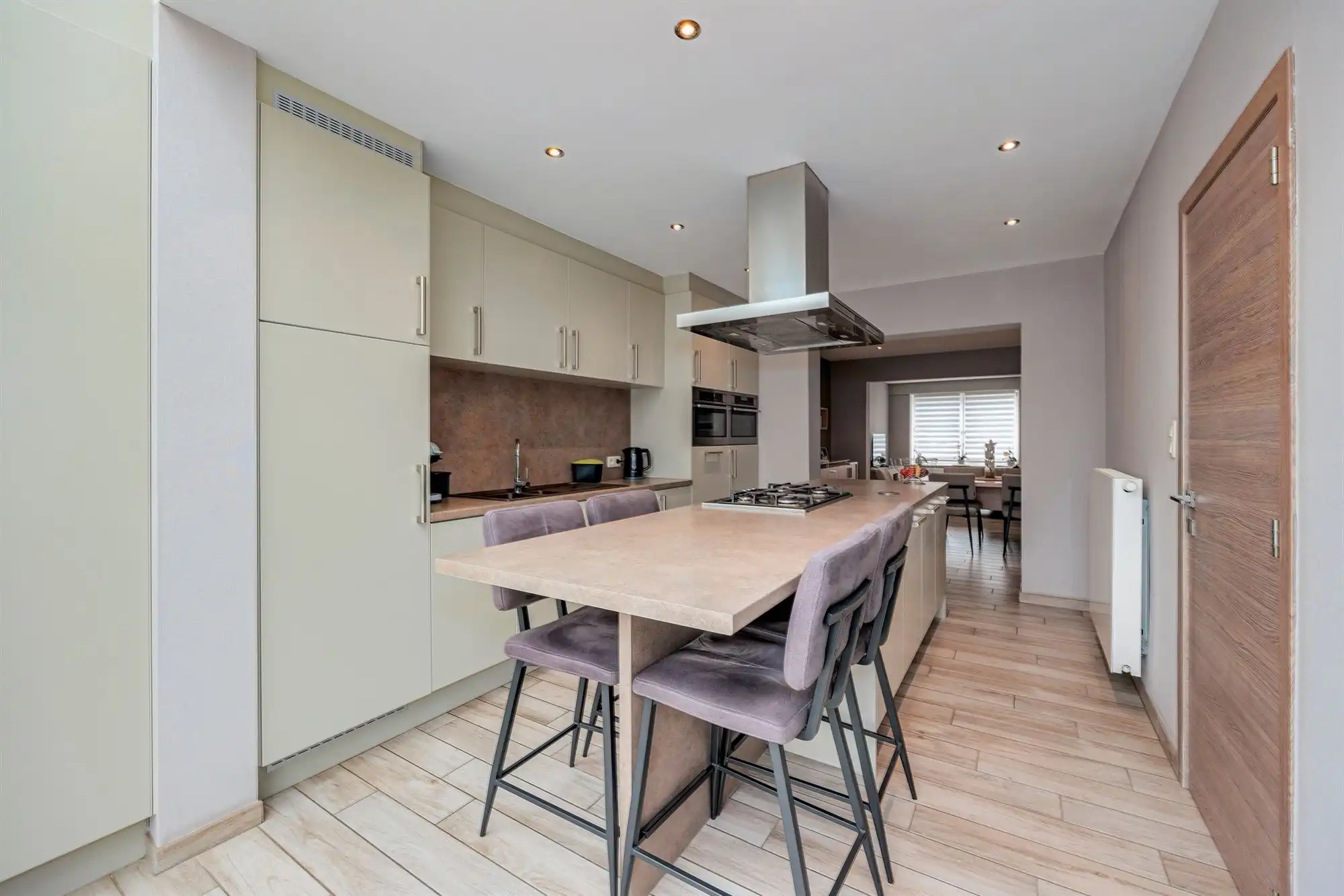 Leuke instapklare woning met 3 slk, garage  en een zonnige tuin foto 9