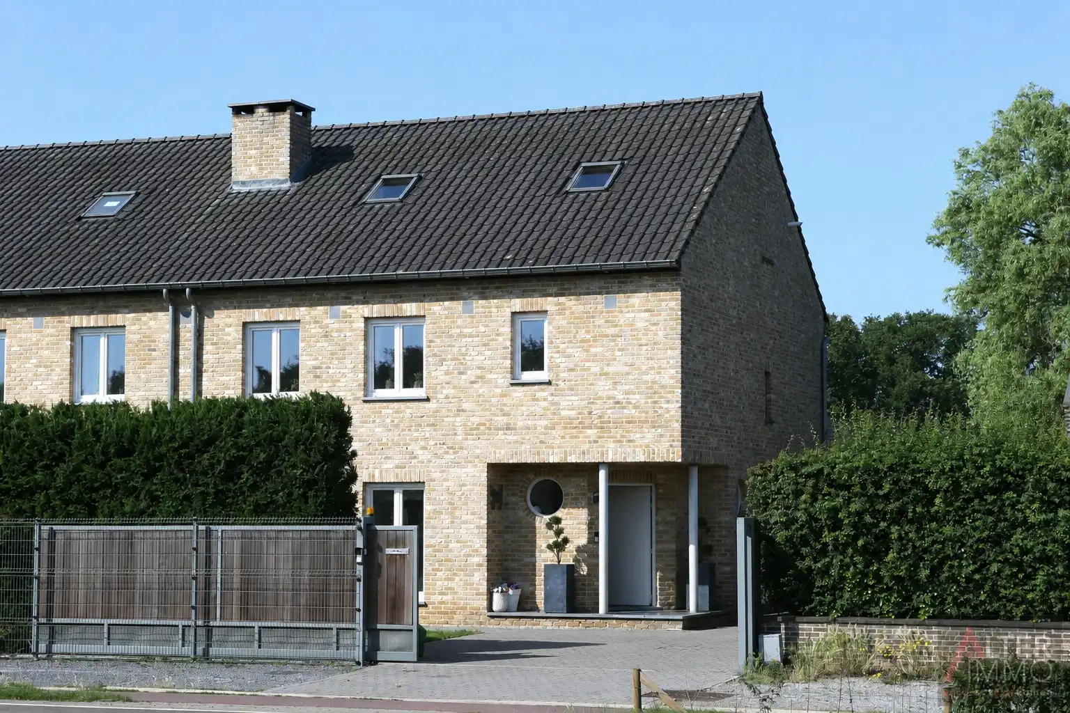 Instapklare, kwalitatieve én ruime gezinswoning! foto {{pictureIndex}}
