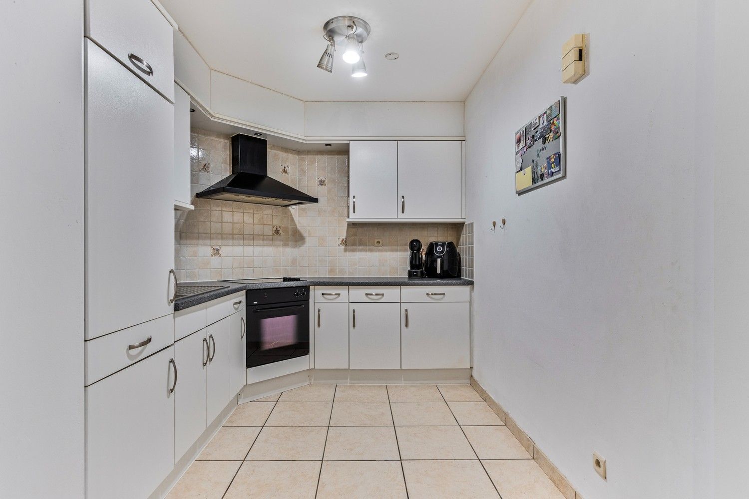 Op te frissen gezinswoning met 3 ruime slaapkamers én veel potentieel in het centrale Kesselt, Lanaken foto 10