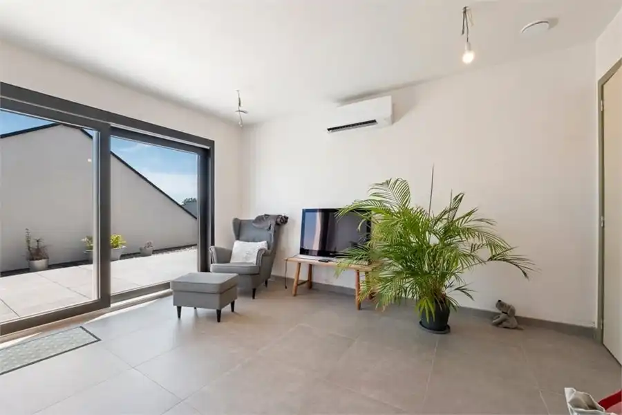 CENTRAAL GELEGEN APPARTEMENT MET RUIM TERRAS EN GARAGEBOX IN SINT-TRUIDEN foto 9