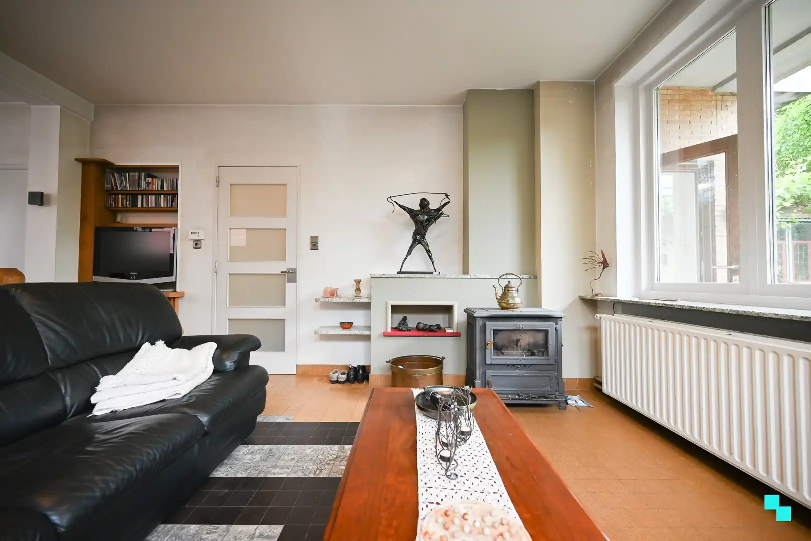 Kleurrijke kubistische burgerwoning in hartje Izegem foto 4