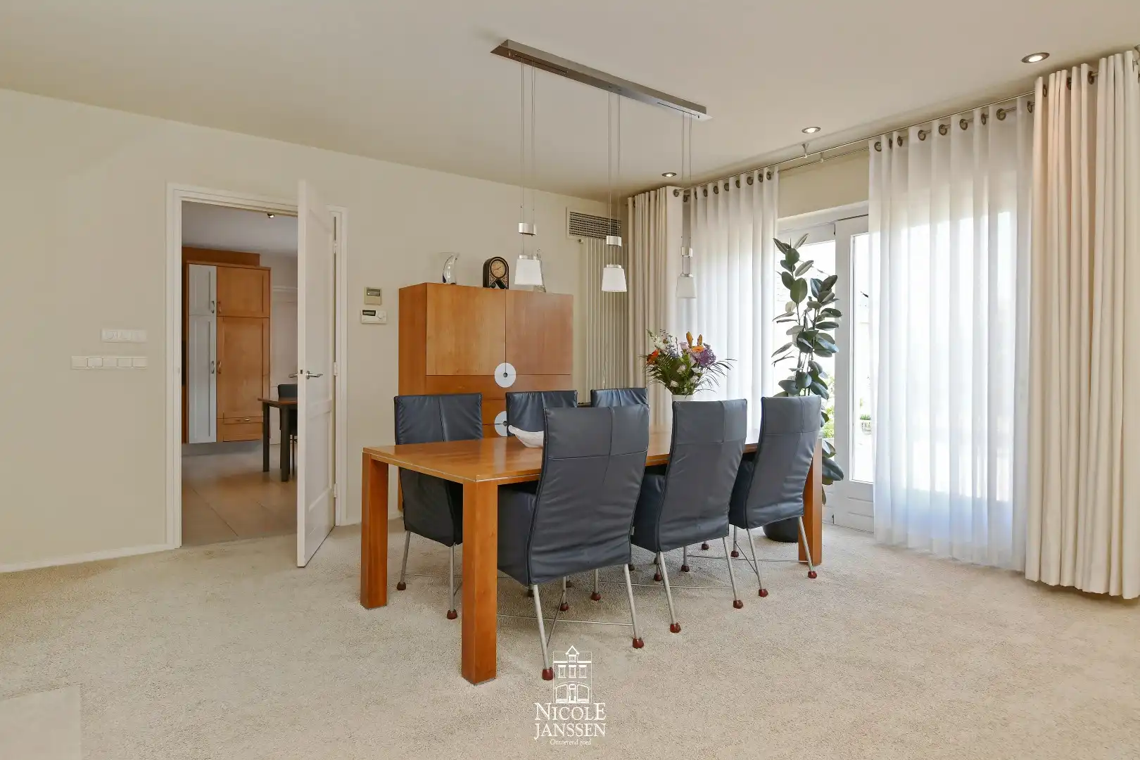 Stijlvolle villa met 4 slaapkamers, 2 badkamers en een prachtige tuin foto 11