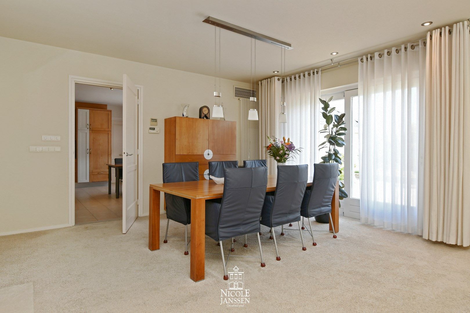 Stijlvolle villa met 4 slaapkamers, 2 badkamers en een prachtige tuin foto 11