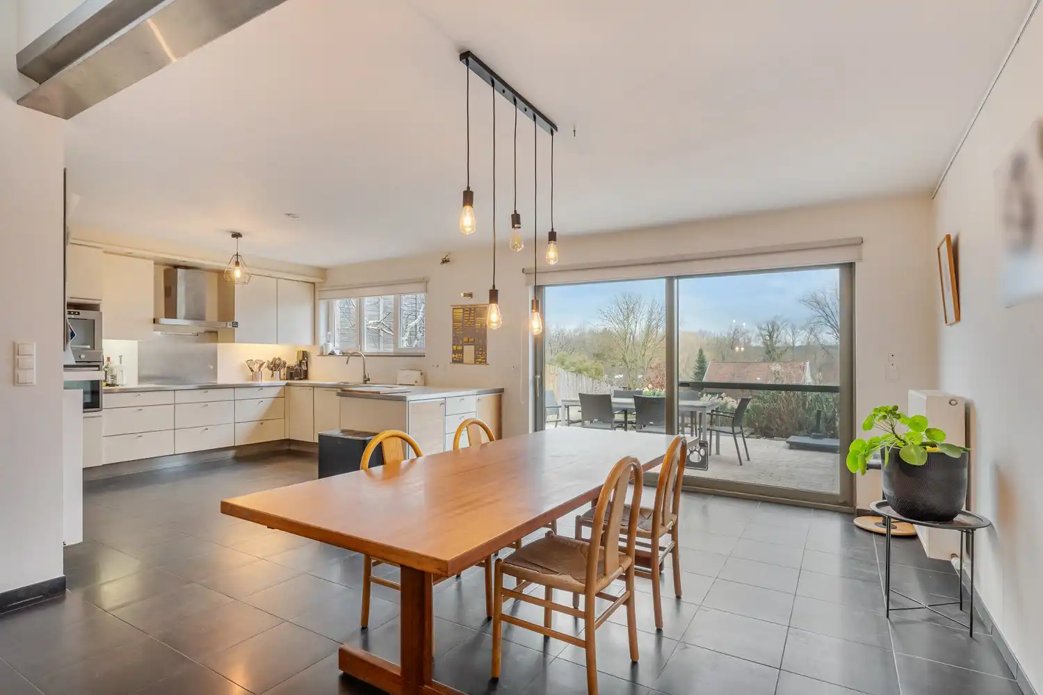 Energiezuinige woning met 4 slaapkamers, een garage en een tuin met een achteruitgang grenzend aan natuurgebied te Bertem! foto 6