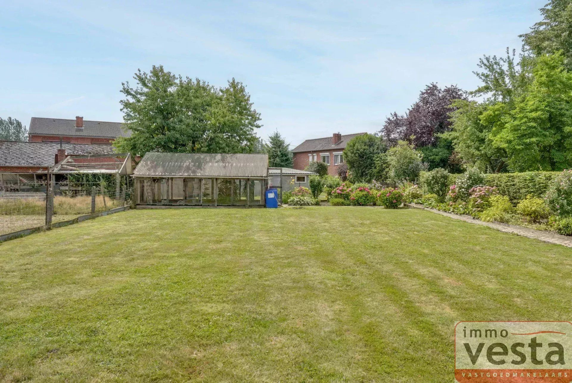 Ruime, landelijk gelegen woning op goede locatie foto 29