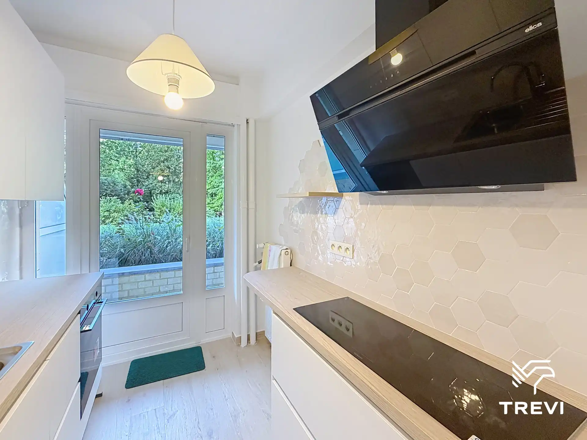 WATERMAAL-BOSVOORDE – Schitterend opgefrist 1-slpk + terras! foto 5