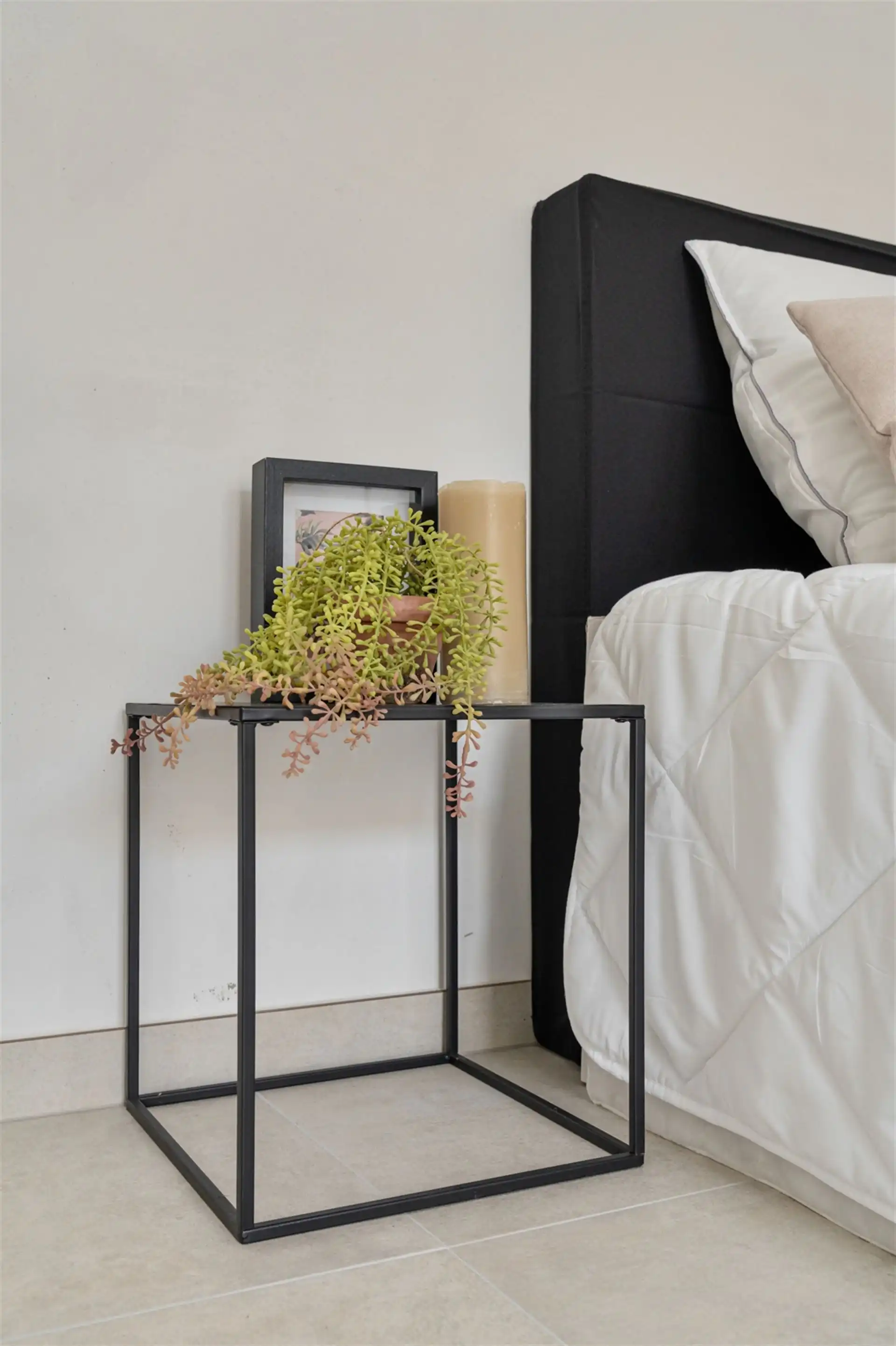 Gelijkvloerse woning met carport en tuin. foto 14