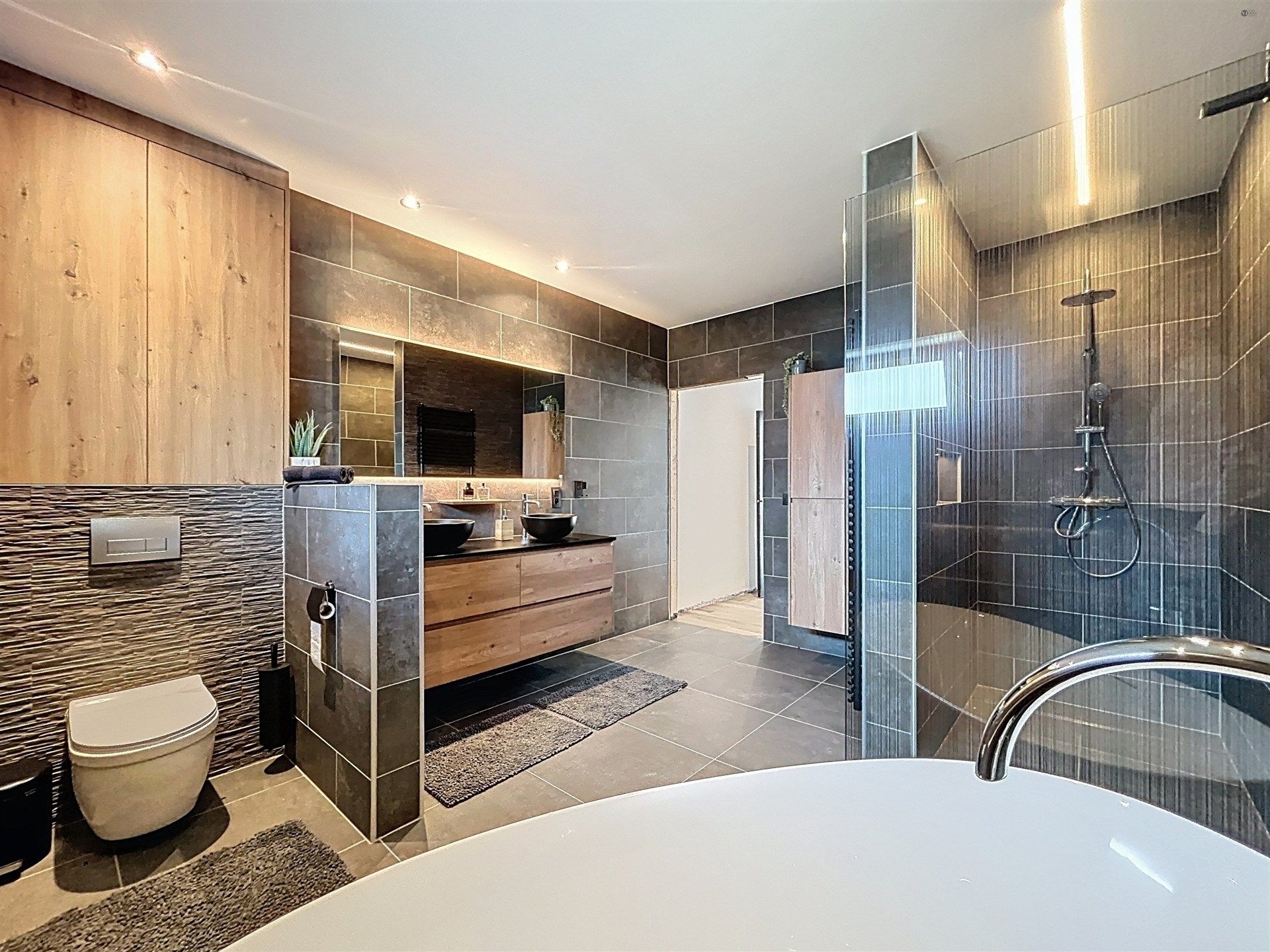 instapklare gezinswoning met 4 slaapkamers op perceel van 387m² foto 3