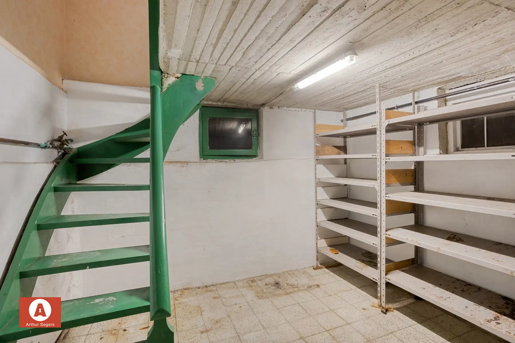 Halfopen bebouwing op zeer centrale ligging foto 34