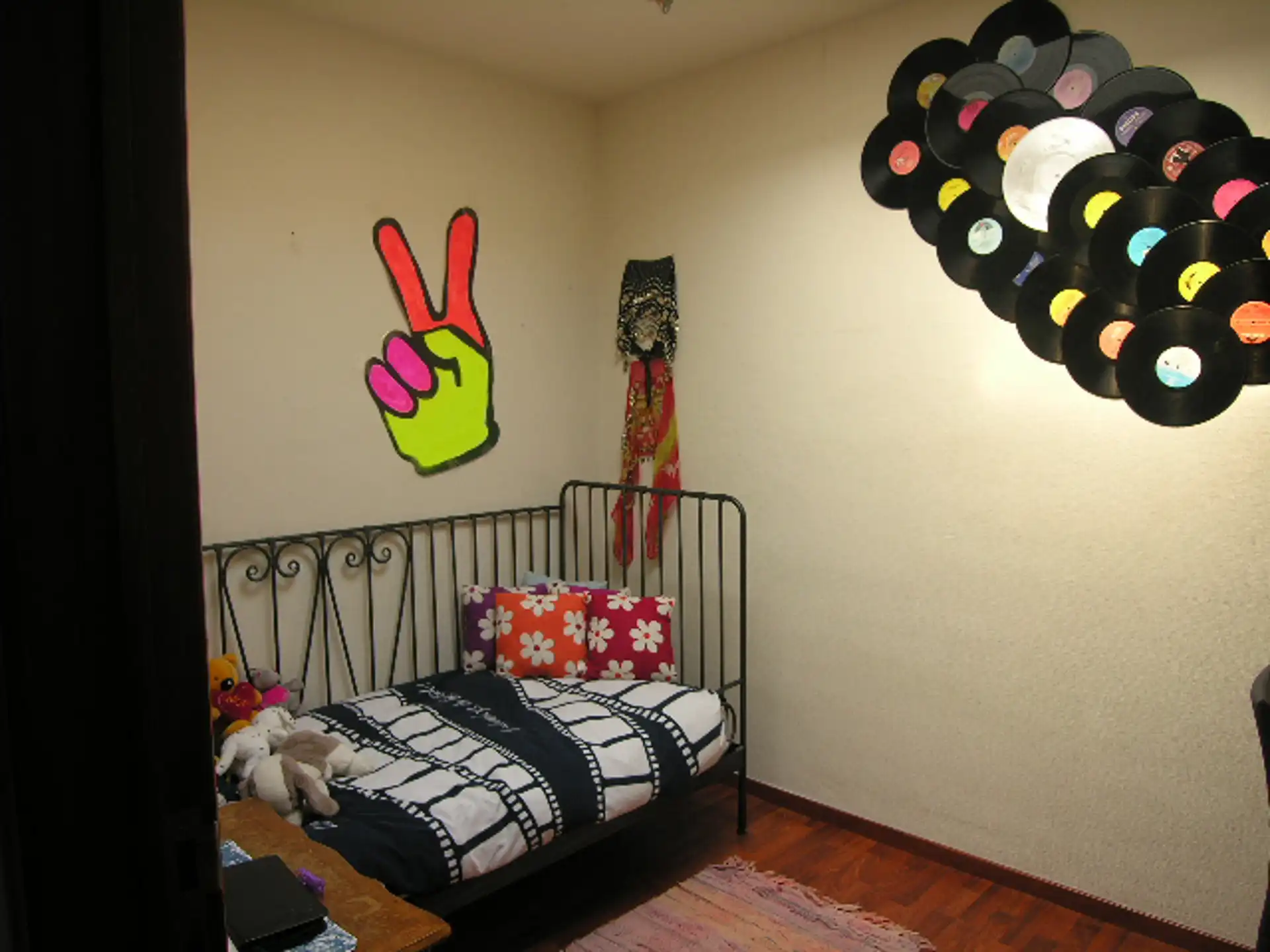 Ruim appartement 3 slaapkamers, geen lift, vernieuwde keuken en badkamer foto 8