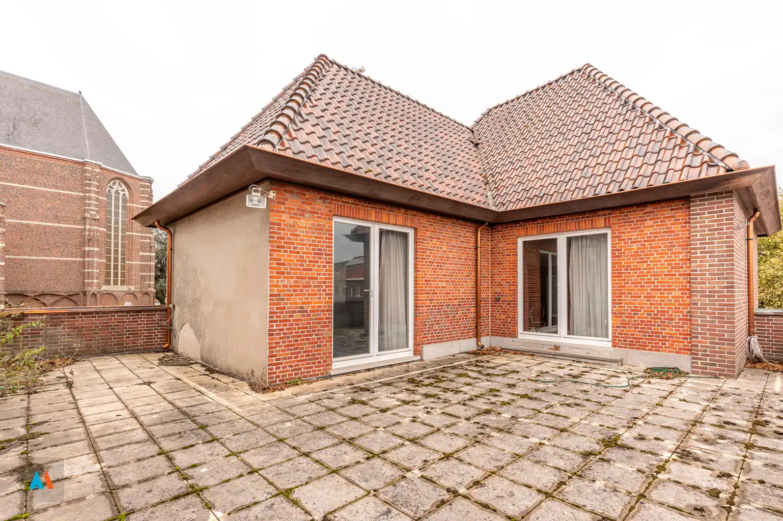 Gezinswoning met ruime loods foto 28